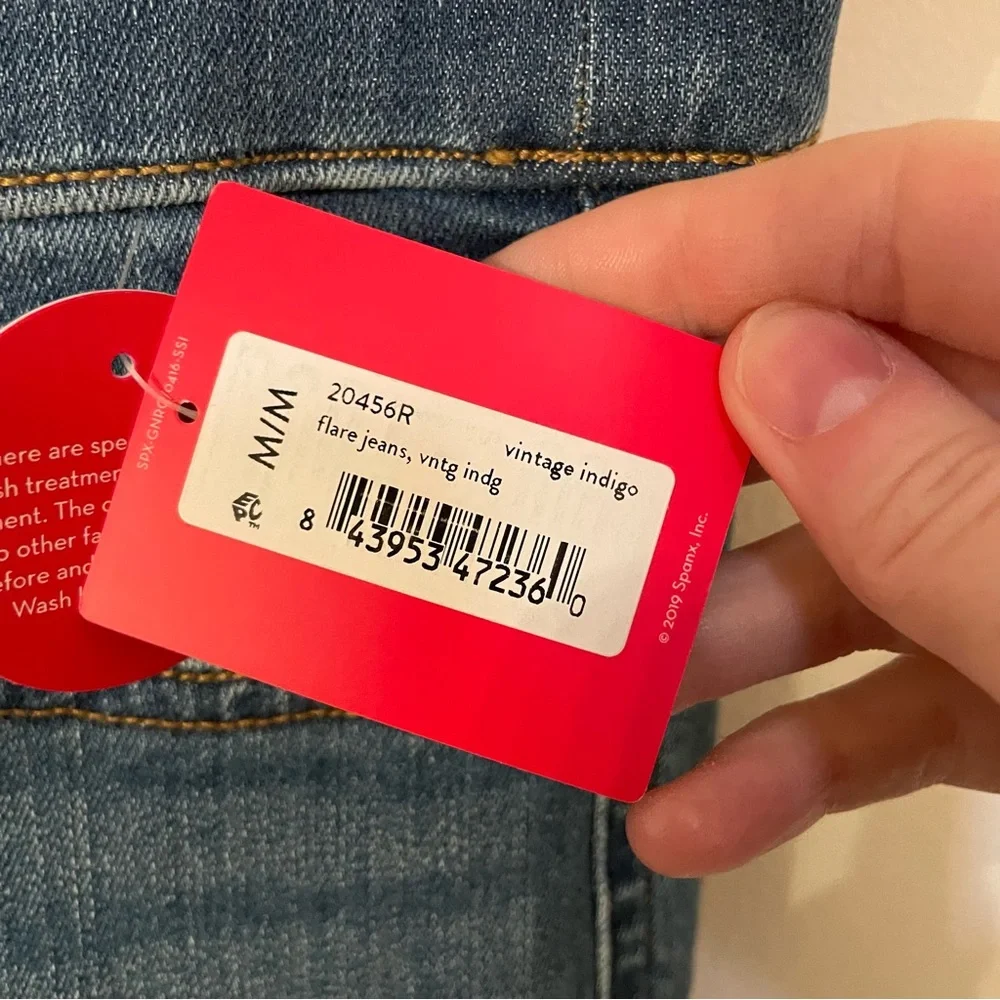 NWT Spanx Pull On Flare Jeans in Vintage Indigo Size medium $148 - Picture 5 of 8